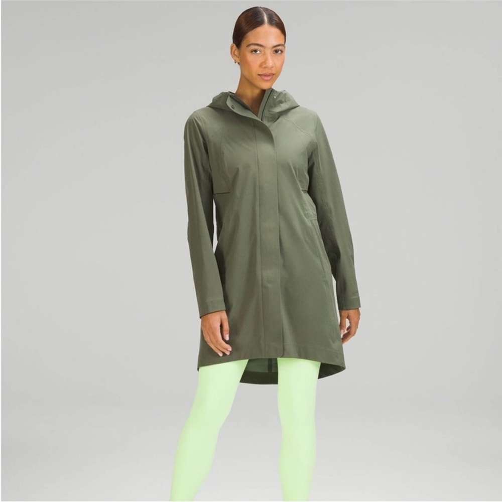 Lululemon Athletica Rain Rebel Jacket